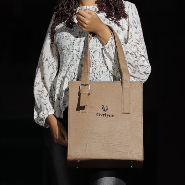 CW tote handbag