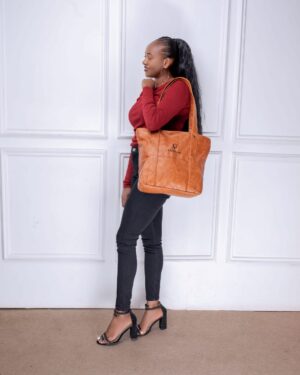 zuri bucket laptop handbag - Image 3